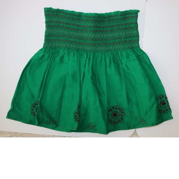BCBG Max Azria Skirt - Green with Flower Design - Waist 30 - Length 18.5 - Picture 8 of 14